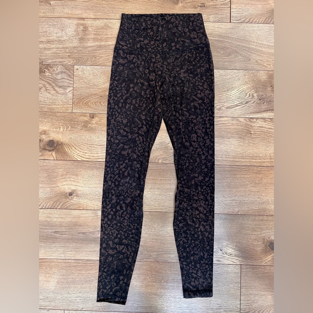 Lululemon align leggings. Size 4. Very gently worn.